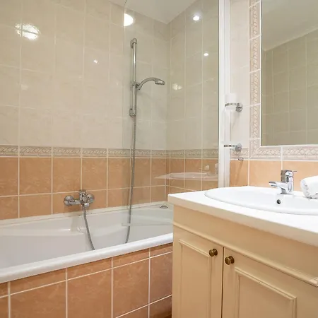 Apartamento Bay-1 By Interhome